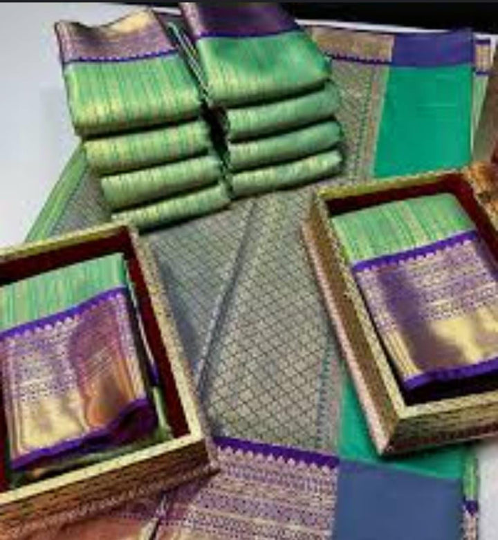 Beautiful Brocade Banarase Silk Saree With Blouse