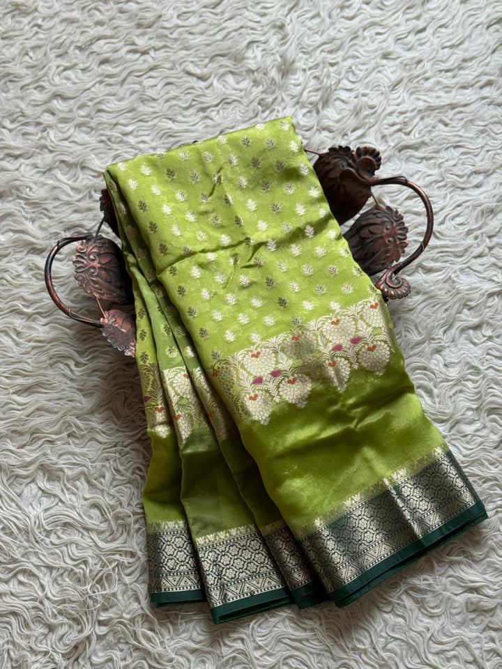 Stunning Banarase Paper Silk Saree With Blouse