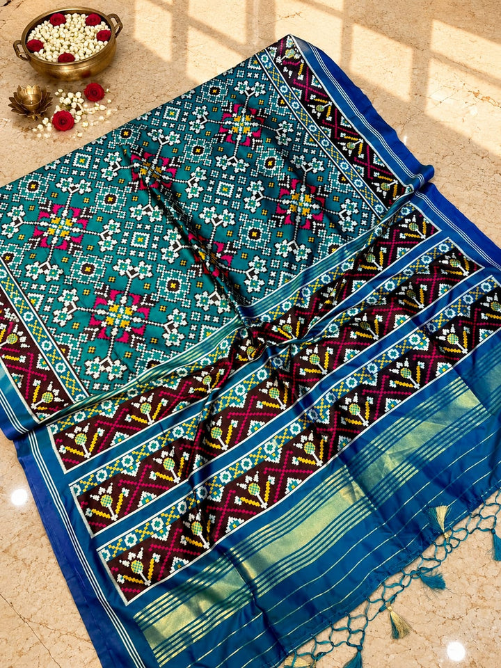 Stunning Patola-Inspired Silk Weaving Saree With Blouse
