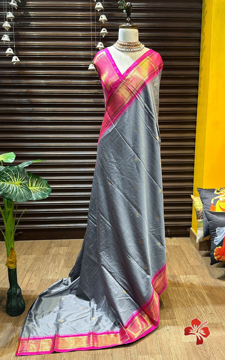 Beautiful Gadwal Silk Cotton Checks Saree With Blouse