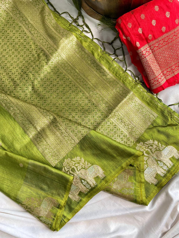 Beautiful Mashru Silk Saree With Contrast Blouse