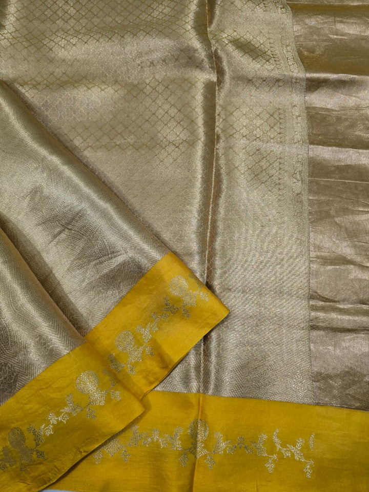 Beautiful Brocade Banarasi Silk Saree With Blouse (10 Days Prebook)